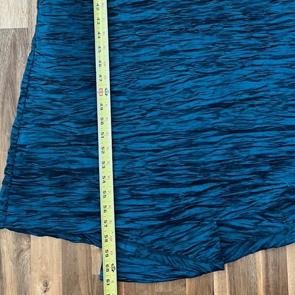 Alex Evening Formal Off the Shoulder Ruched Sateen Emerald Green Evening Gown - Picture 6 of 10